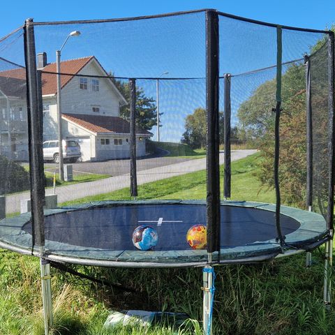 Trampoline