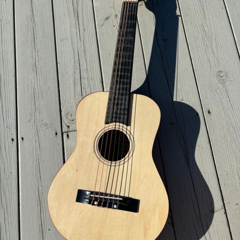 Leke gitar