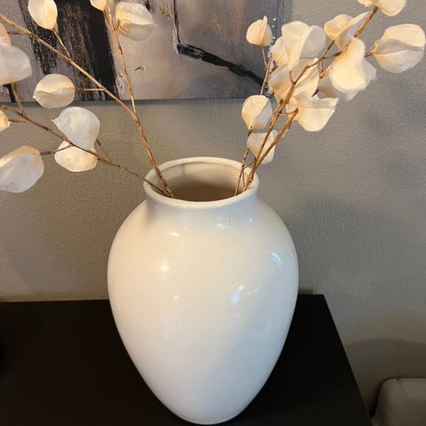 Vase med pynt  30 cm