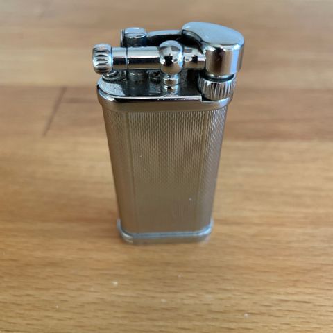 Lite brukt og strøken IM CORONA OLD BOY PIPE LIGHTER