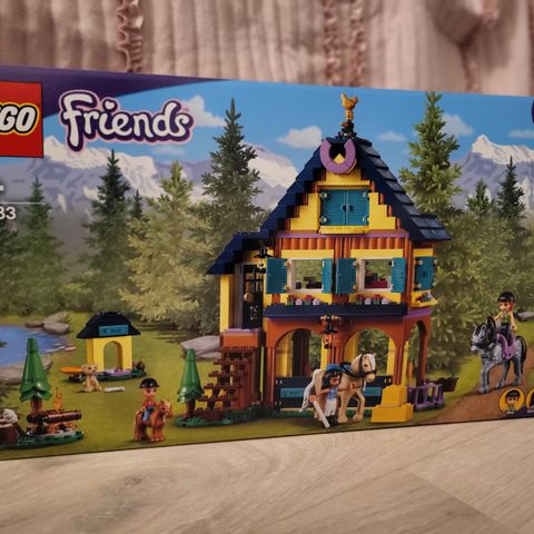 Lego ridesenter, knapt åpnet