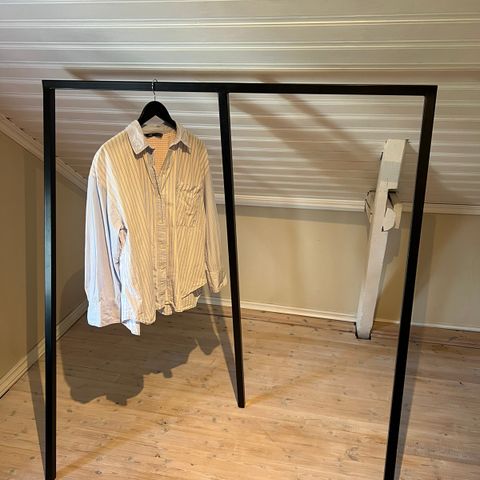 Loop Stand Wardrobe fra Hay