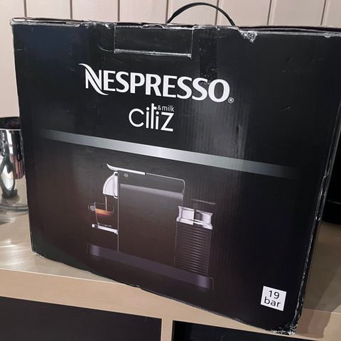 Nespresso citiz med melkeskummer/ikke brukt