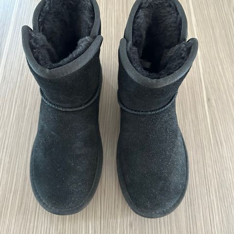 Uggs (Pace) ubrukte nypris 800,-