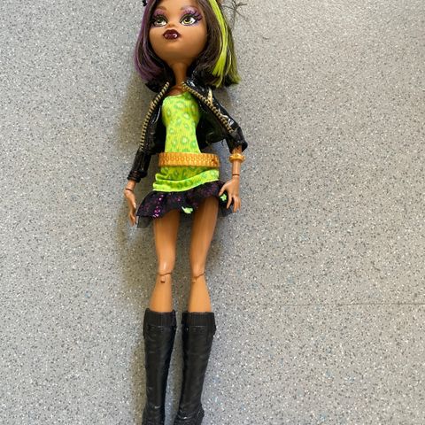 Monster high dukke clawdeen wolf