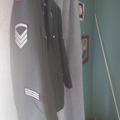 Service uniform