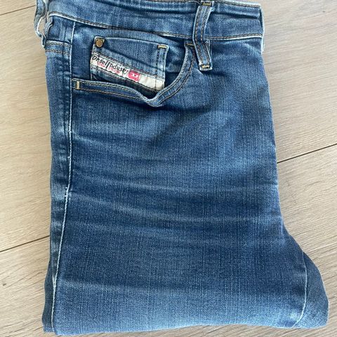 Diesel skinzee super slim skinny W30 L 30