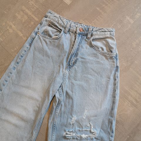 Jeans str 34 selges