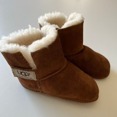 Uggs tøfler str 24