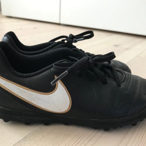 Fotballstøvler fra Nike str. 34