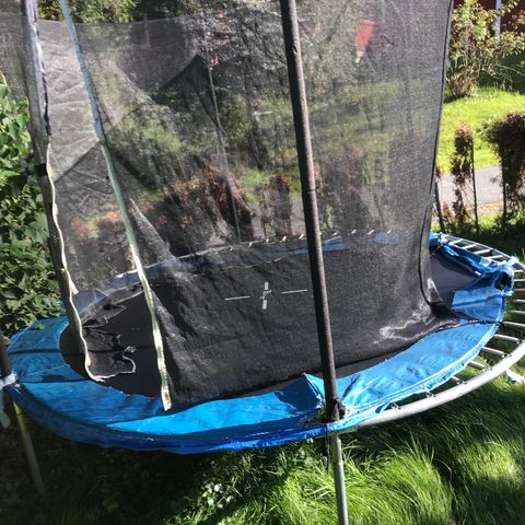 Trampoline brukt