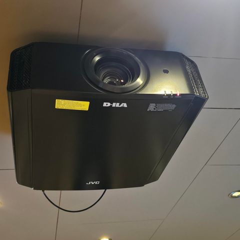 JVC DLA-X5900 D-ILA Projektor