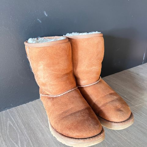 UGG Classic str 37