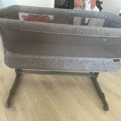 Reserved- Yngri Tova bedside crib