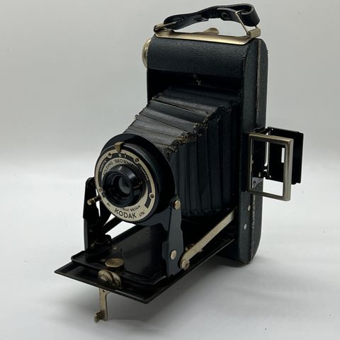 Kodak Folding Brownie Six-20: Vintage Dekor for Samlere og Interiørentusiaster