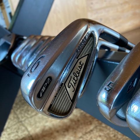 Titleist 712 AP2 : 9, 8, 6, 4 og 3 jern