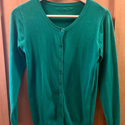 2 stk grønne strikkejakker/cardigans i str S selges samlet kr 60,-