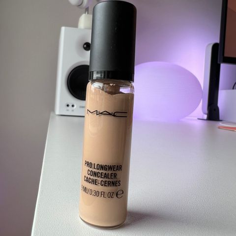 MAC Cosmetics Pro Longwear concealer NC15