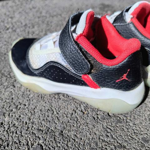 Jordan 11 Nike str 31