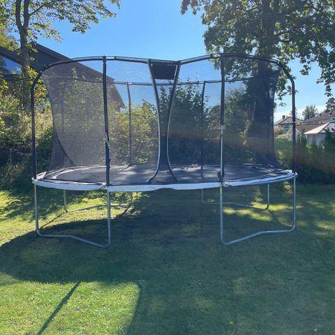 Trampoline