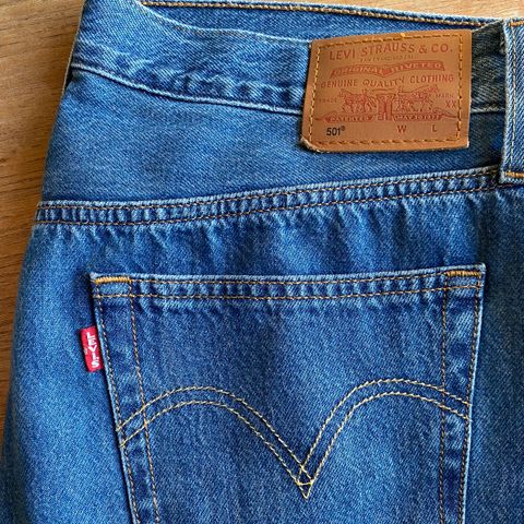 LEVIS 501 CROP