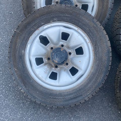 Continental vinterdekk 195/70 R 15 C hiace/hilux