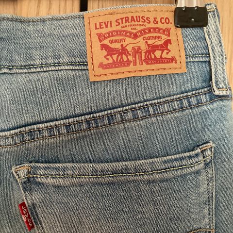 Levis 711 Skinny