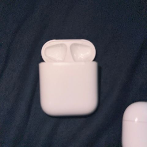 Apple AirPods