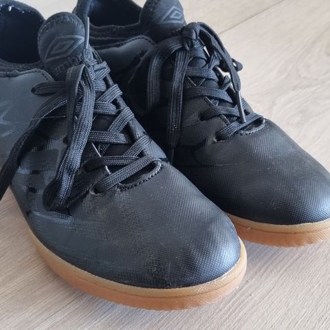 Adidas fotballsko str 36