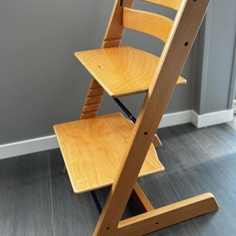 Pent Brukt - Ny model  Tripp Trapp -Stokke -Originall Farge