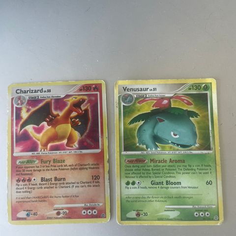 Pokemon kort Charizard LV. 55 - 3/132 og Venusaur LV. 51 - 20/132 selges!