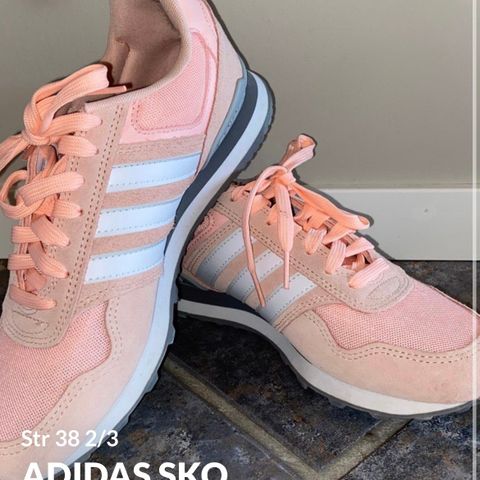 Adidas Sneakers