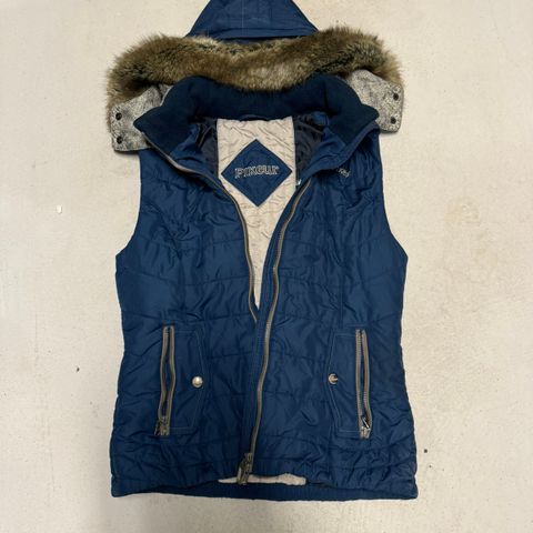 Pikeur vinter vest selges