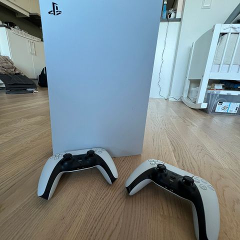 Playstation 5 / To kontrollere