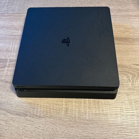 Playstation 4 Slim //Uten kontroll og kabler