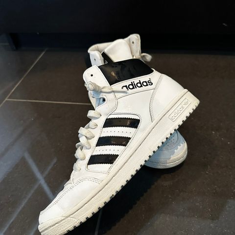 Adidas sko