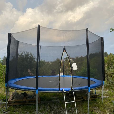 Trampoline