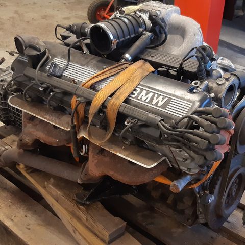 BMW M30B35-motor med getrag 260