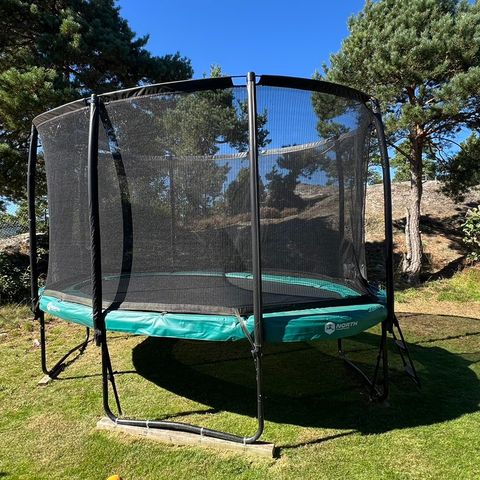 Trampoline North Explorer 420 Oval  inkl. sikkerhetsnett