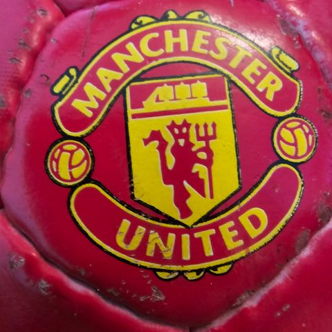 MANCHESTER UNITED ball til salgs.