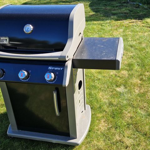 Weber Spirit 320 gassgrill, 3+1 brenner