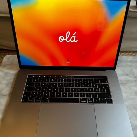 MacBook Pro 15" | i7 | 1TB SSD | 16GB RAM