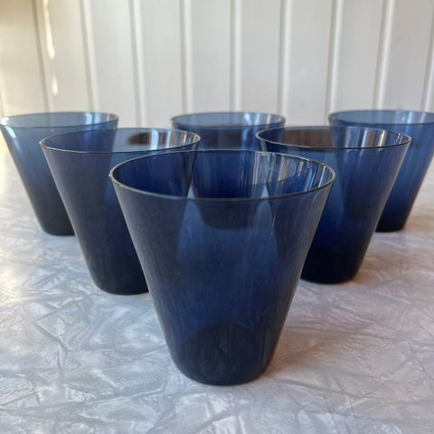 Vakre vintage glass designet av finske Kaj Franck for Nuutajärvi, modell 2744