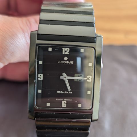 Junghans mega solar klokker