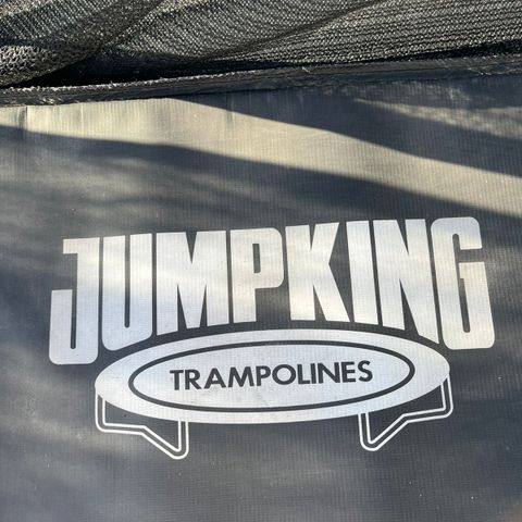 Trampoline fra Jump King