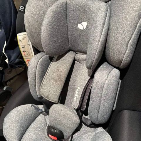 Joie barneseter med isofix base.