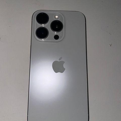 Ny Iphone 15 pro 128 GB (hvit)