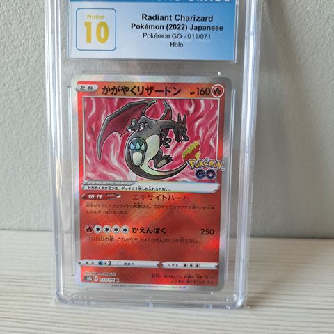 Radiant Charizard - Pokémon Go - CGC 10 - Pokemon kort