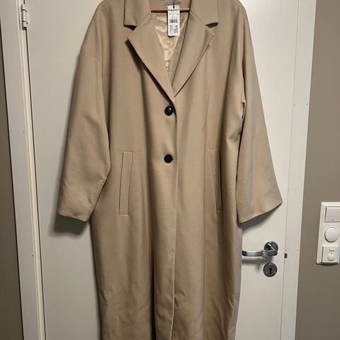 Ubrukt beige kåpe fra Kappahl i XL