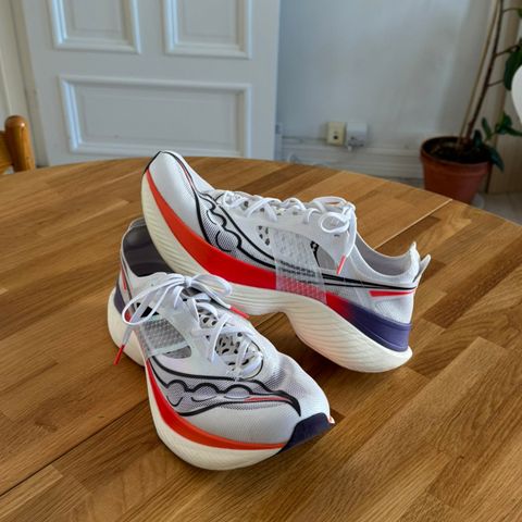 Saucony Endorphin Elite strl 46.5